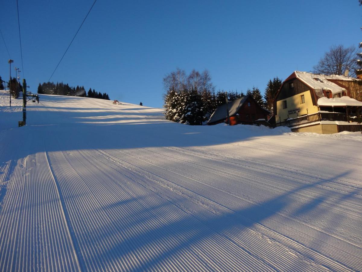 Horska Chata Hubert Bedřichov Exteriör bild