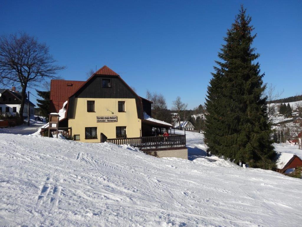Horska Chata Hubert Bedřichov Exteriör bild