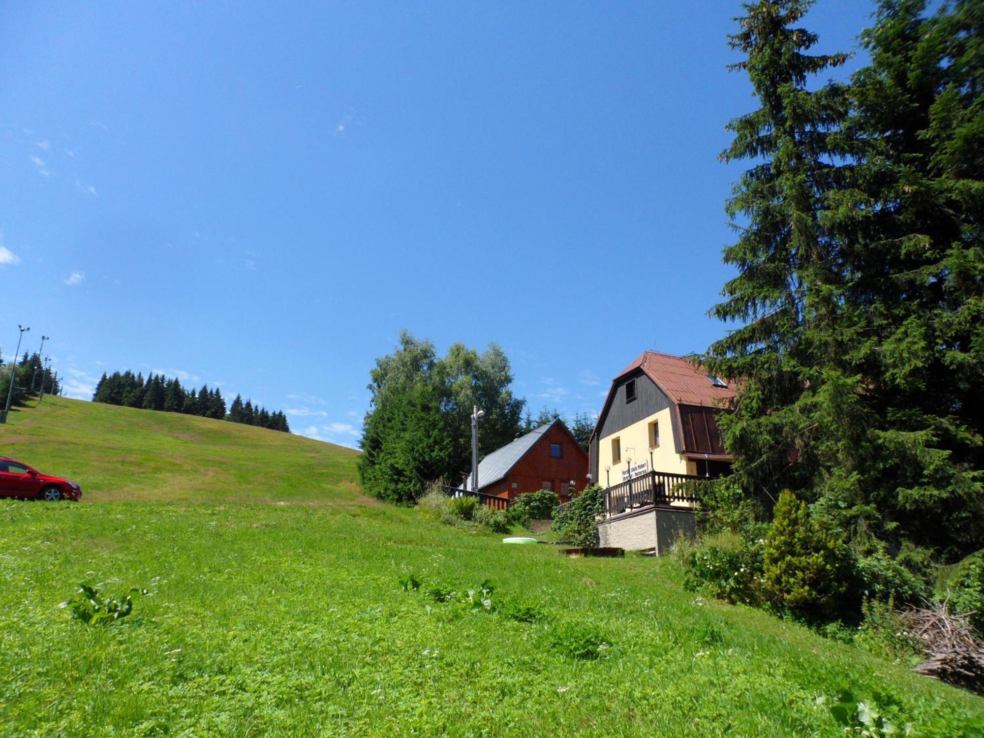 Horska Chata Hubert Bedřichov Exteriör bild